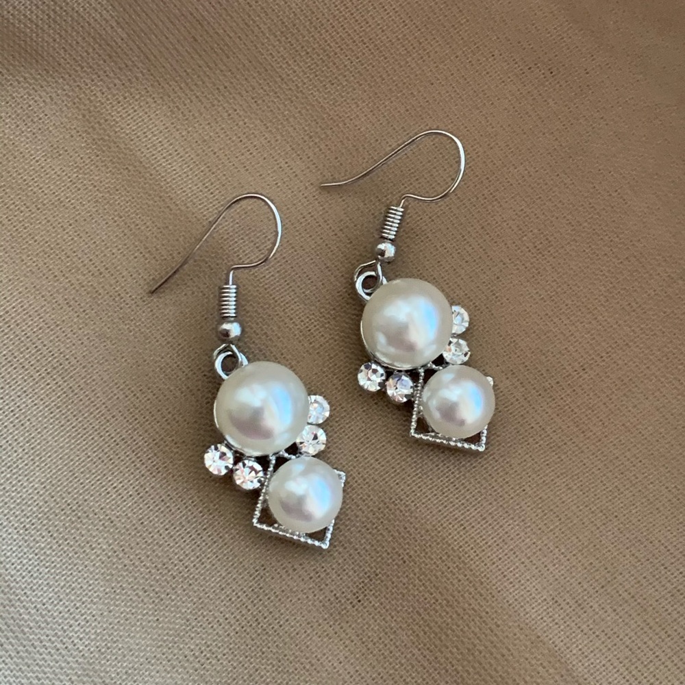 Angel Pearl Earring
